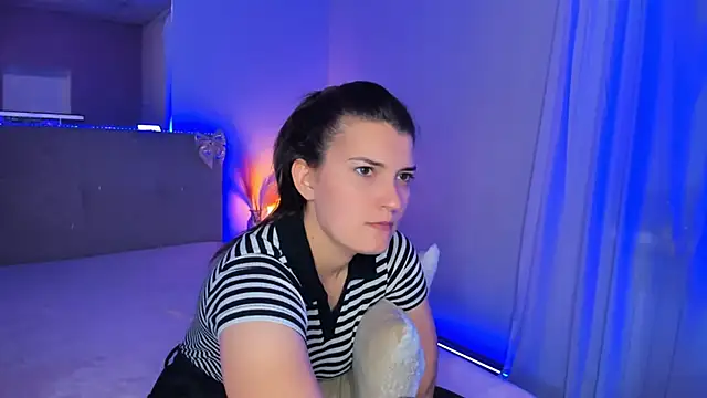 Laura Leee online show from May 2026 10:36:01 AM
