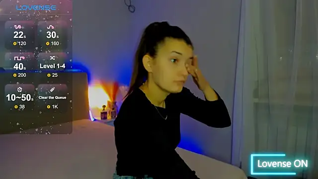 Laura Leee online show from November 2025 06:19:01 AM