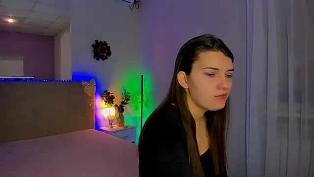 Snapshot of Laura_Leee chatting on January 2026 06:17:01 AM Laura Leee online show from January 2026 06:17:01 AM