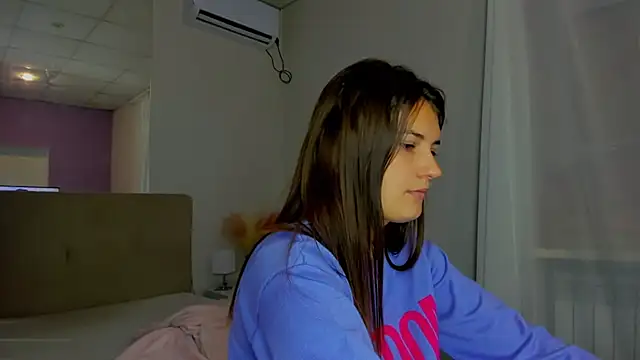 Laura Leee online show from September 2025 05:24:01 AM