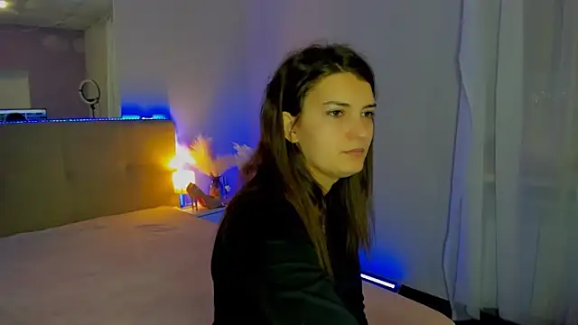 Laura Leee online show from November 2025 06:03:02 AM