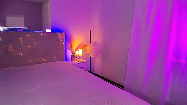 Laura Leee online show from April 2026 04:58:01 AM