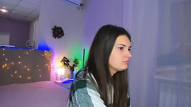 Snapshot of Laura_Leee chatting on December 2025 06:12:02 AM Laura Leee online show from December 2025 06:12:02 AM