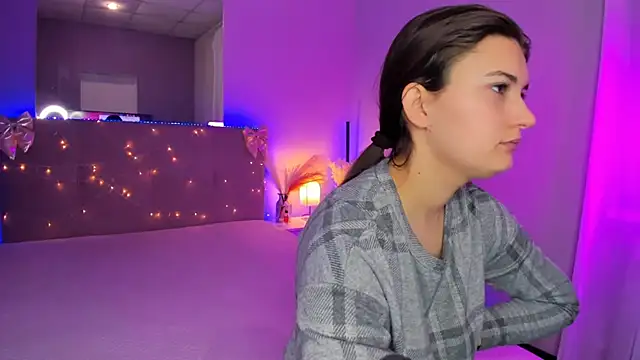 Laura Leee online show from March 2026 04:58:02 AM