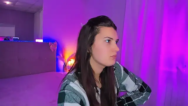 Laura Leee online show from April 2026 04:58:02 AM