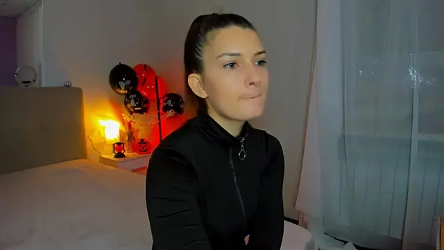 Laura Leee online show from November 2025 06:29:02 AM