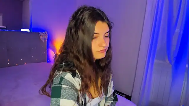 Laura Leee online show from June 2026 05:07:02 AM