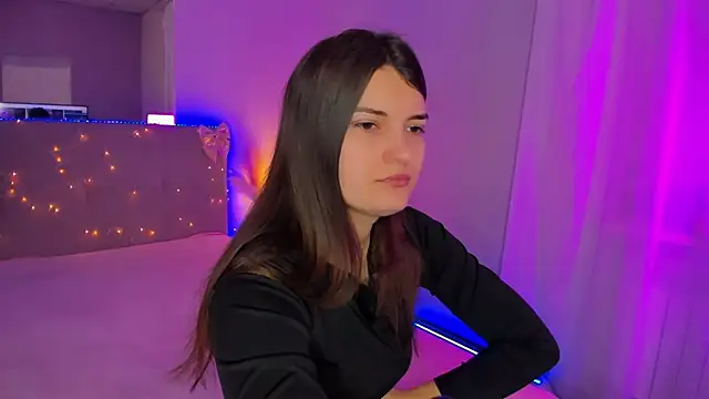 Laura Leee online show from April 2026 05:14:02 AM