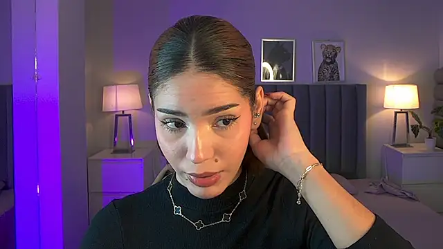 Madie  collins online show from May 2026 12:08:01 PM