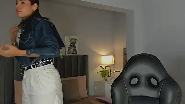 Madie  collins online show from November 2025 11:20:01 AM