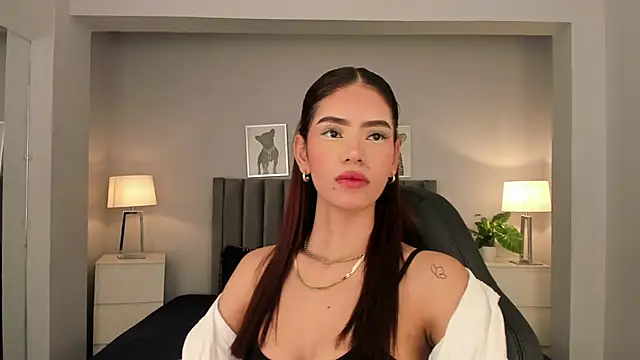 Snapshot of Madie__collins chatting on March 2025 11:17:02 AM Madie collins online show from March 2025 11:17:02 AM