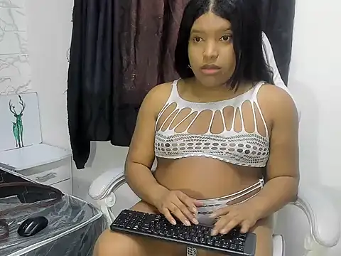 ShanayaKops online show from November 2025 01:44:02 PM