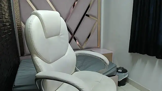 Snapshot of ShanayaKops chatting on March 2025 01:09:02 PM ShanayaKops online show from March 2025 01:09:02 PM