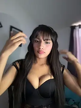 Dulceeany online show from February 2026 09:58:01 PM