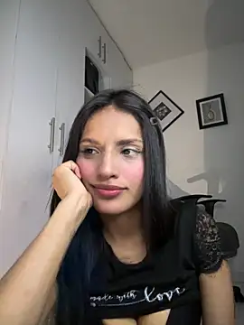 Dulceeany online show from December 2025 12:33:02 AM