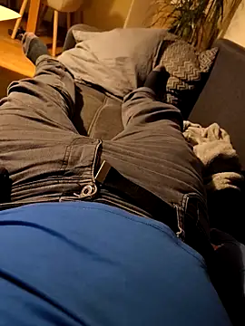 OdinWolf1990 online show from December 2025 03:22:02 PM