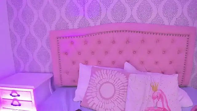 Snapshot of martina_rivera_ chatting on February 2025 12:04:01 PM martina rivera online show from February 2025 12:04:01 PM