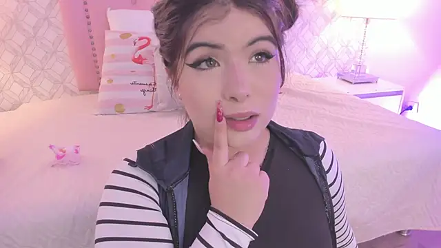 Snapshot of martina_rivera_ chatting on February 2026 12:05:02 PM martina rivera online show from February 2026 12:05:02 PM