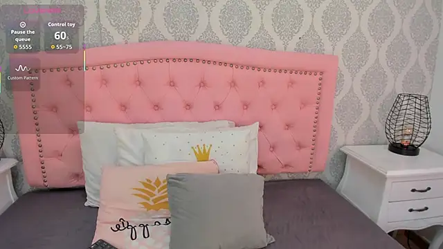 Snapshot of martina_rivera_ chatting on October 2025 12:13:01 PM martina rivera online show from October 2025 12:13:01 PM