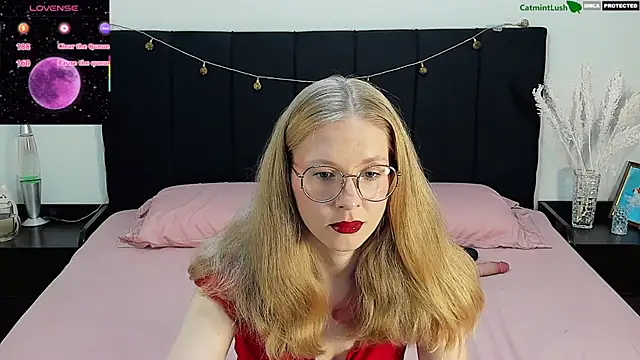 Snapshot of CatmintLush chatting on July 2026 11:38:01 PM CatmintLush online show from July 2026 11:38:01 PM