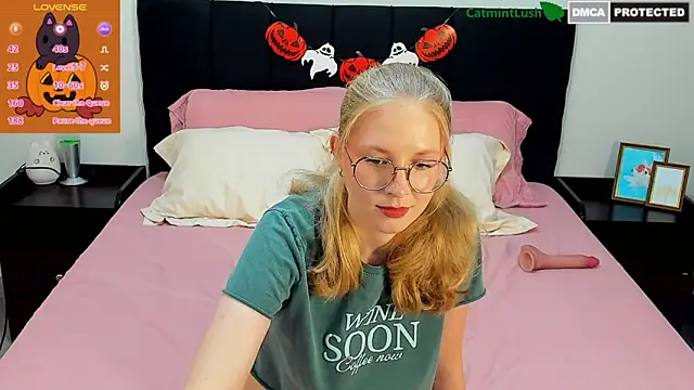 CatmintLush online show from October 2025 11:51:02 PM