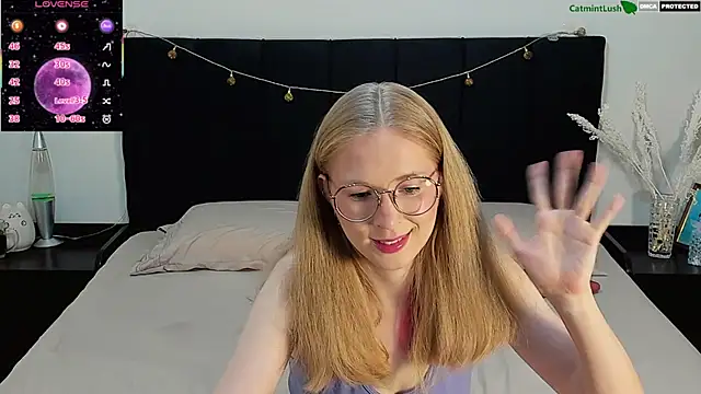 Snapshot of CatmintLush chatting on July 2026 11:35:02 PM CatmintLush online show from July 2026 11:35:02 PM