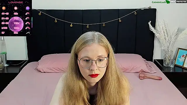 Snapshot of CatmintLush chatting on July 2026 11:38:02 PM CatmintLush online show from July 2026 11:38:02 PM