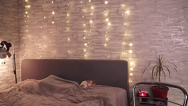 Snapshot of ___art chatting on December 2024 07:07:02 PM    art online show from December 2024 07:07:02 PM