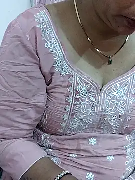 Snapshot of Urmila_bhabhii chatting on May 2026 03:22:01 AM Urmila bhabhii online show from May 2026 03:22:01 AM