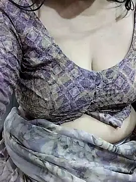 Snapshot of Urmila_bhabhii chatting on May 2026 04:07:02 AM Urmila bhabhii online show from May 2026 04:07:02 AM