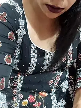 Snapshot of Urmila_bhabhii chatting on June 2026 03:56:02 AM Urmila bhabhii online show from June 2026 03:56:02 AM