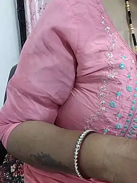 Snapshot of Urmila_bhabhii chatting on April 2026 03:21:02 AM Urmila bhabhii online show from April 2026 03:21:02 AM