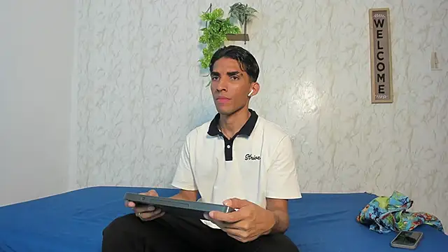 Snapshot of jony_honey chatting on January 2026 11:50:01 AM jony honey online show from January 2026 11:50:01 AM