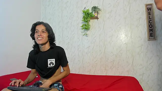 Snapshot of jony_honey chatting on February 2026 12:06:02 PM jony honey online show from February 2026 12:06:02 PM