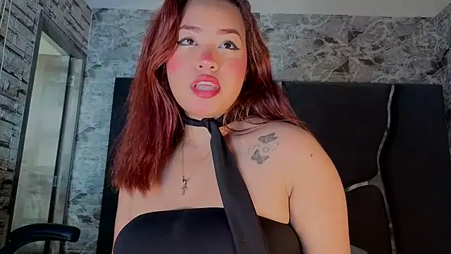 Estrella05  online show from November 2025 04:18:02 PM