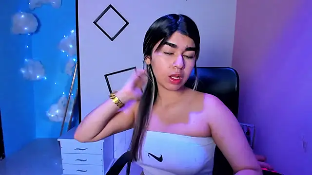 NahomiConnor  online show from September 2025 01:15:02 PM