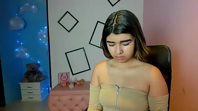 NahomiConnor  online show from September 2025 01:29:01 PM