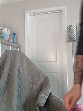 butterflybootyy online show from May 2026 01:28:01 PM