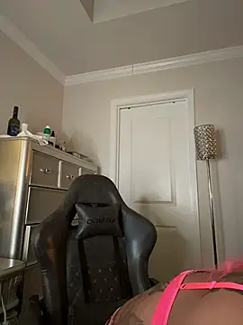 butterflybootyy online show from February 2026 07:14:01 AM