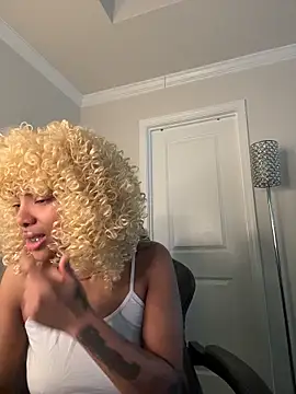 butterflybootyy online show from December 2025 01:35:02 PM