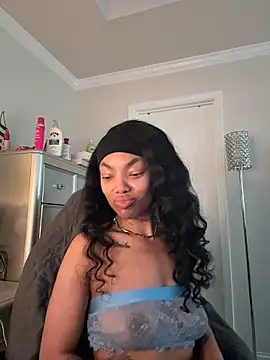 butterflybootyy online show from April 2026 02:01:01 PM