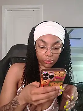 butterflybootyy online show from April 2026 11:39:01 AM