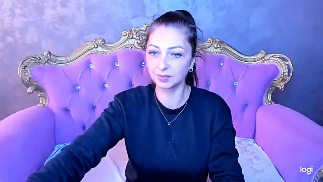 DivinSandra online show from October 2025 08:04:01 AM