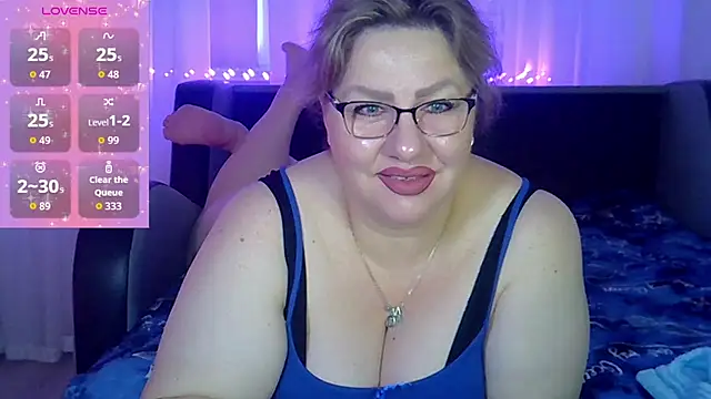 Snapshot of AngelinaGlam chatting on June 2026 05:30:02 PM AngelinaGlam online show from June 2026 05:30:02 PM