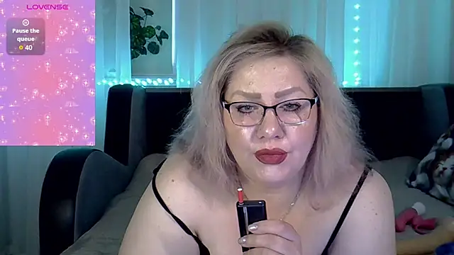 AngelinaGlam online show from September 2025 12:55:01 PM