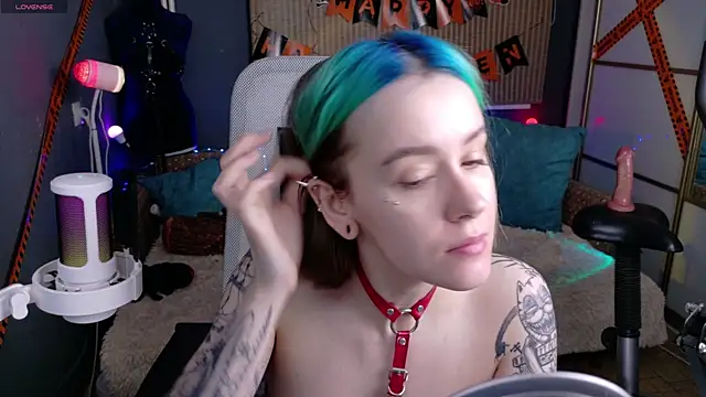 Snapshot of Cumpotik_Eve chatting on November 2025 02:12:02 AM Cumpotik Eve online show from November 2025 02:12:02 AM