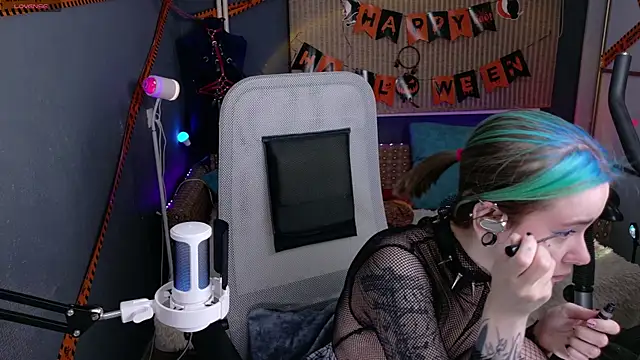 Snapshot of Cumpotik_Eve chatting on November 2025 02:01:03 AM Cumpotik Eve online show from November 2025 02:01:03 AM