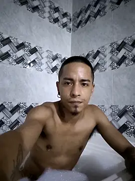 Snapshot of Mowgli_FFun chatting on February 2026 10:00:02 PM Mowgli FFun online show from February 2026 10:00:02 PM