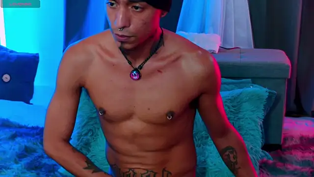 Snapshot of Mowgli_FFun chatting on June 2026 12:21:01 PM Mowgli FFun online show from June 2026 12:21:01 PM