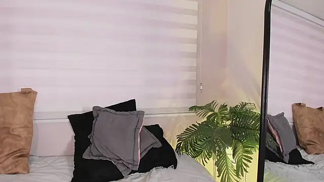 ariana rosse   online show from March 2025 03:55:02 PM